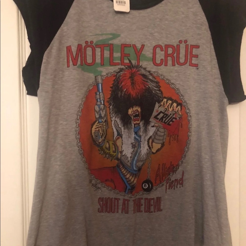 Rare Vintage Motley Crue Shout At The Devil tee